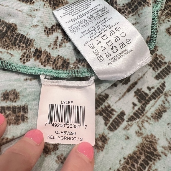 BCBGMAXAZRIA pale green and gray wrap summer short sleeve dress - Picture 15 of 15